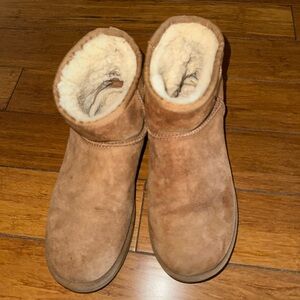Chestnut mini uggs